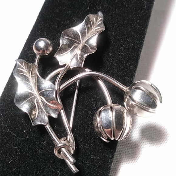 Vintage Leaf w/Pods Silver Tone Brooch - Picture 2 of 4